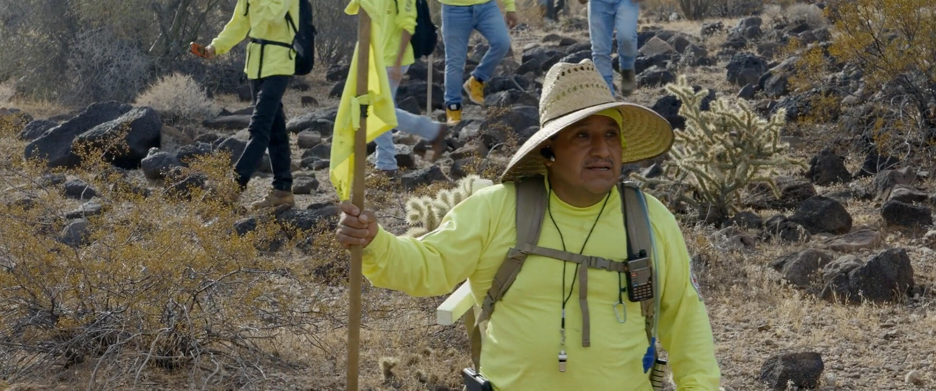 Octavio on a search for Valentín